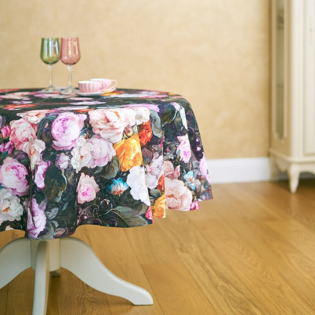 Round Tablecloth - Francine Black